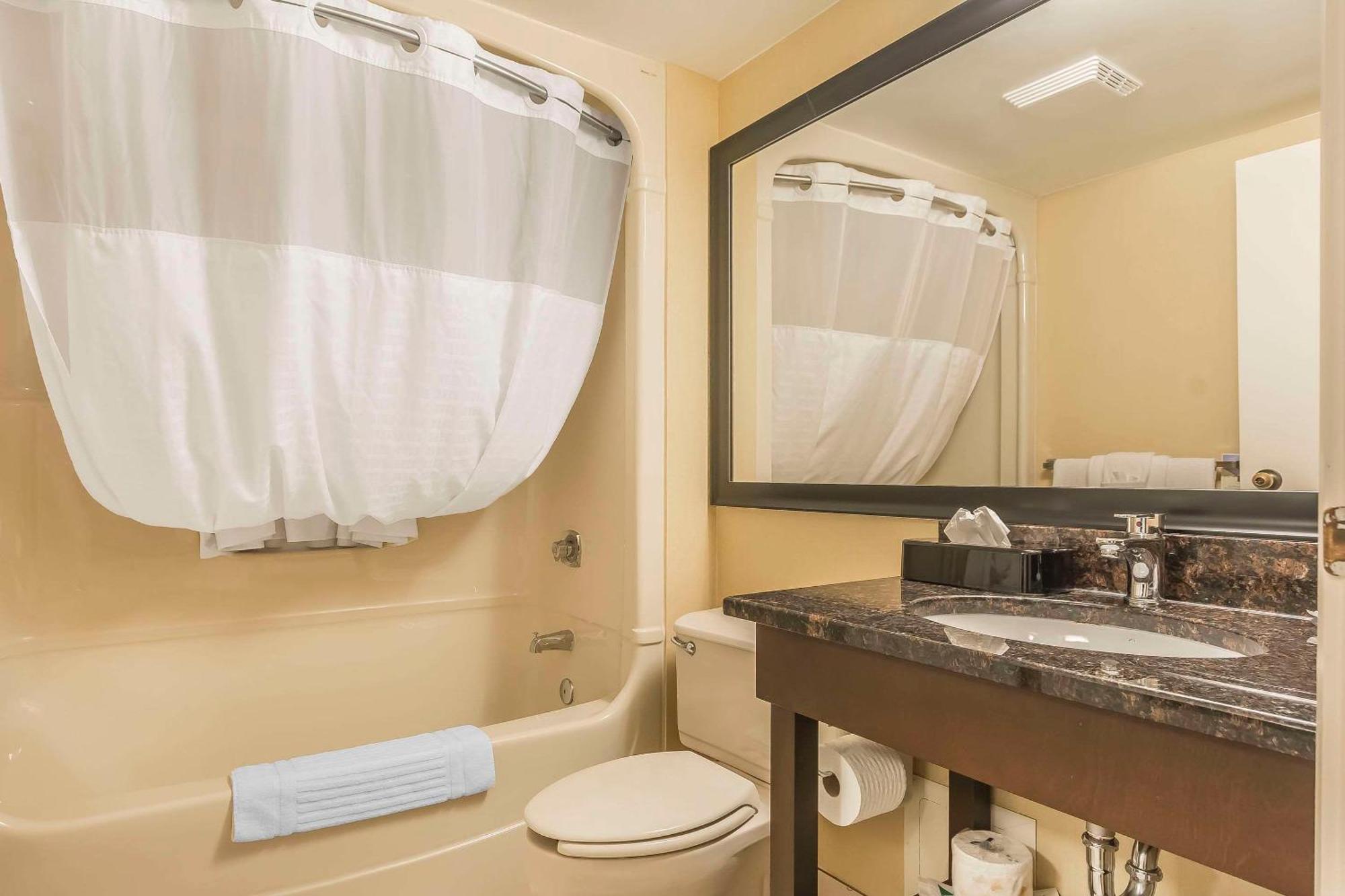 Comfort Inn Cobourg Luaran gambar